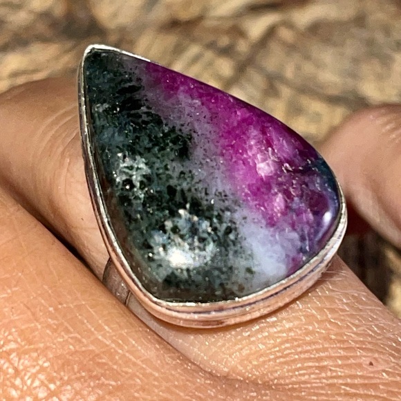 “Stone of Courage & Strength” Ruby Zoisite Ring Size 7 1/2 - Picture 8 of 16